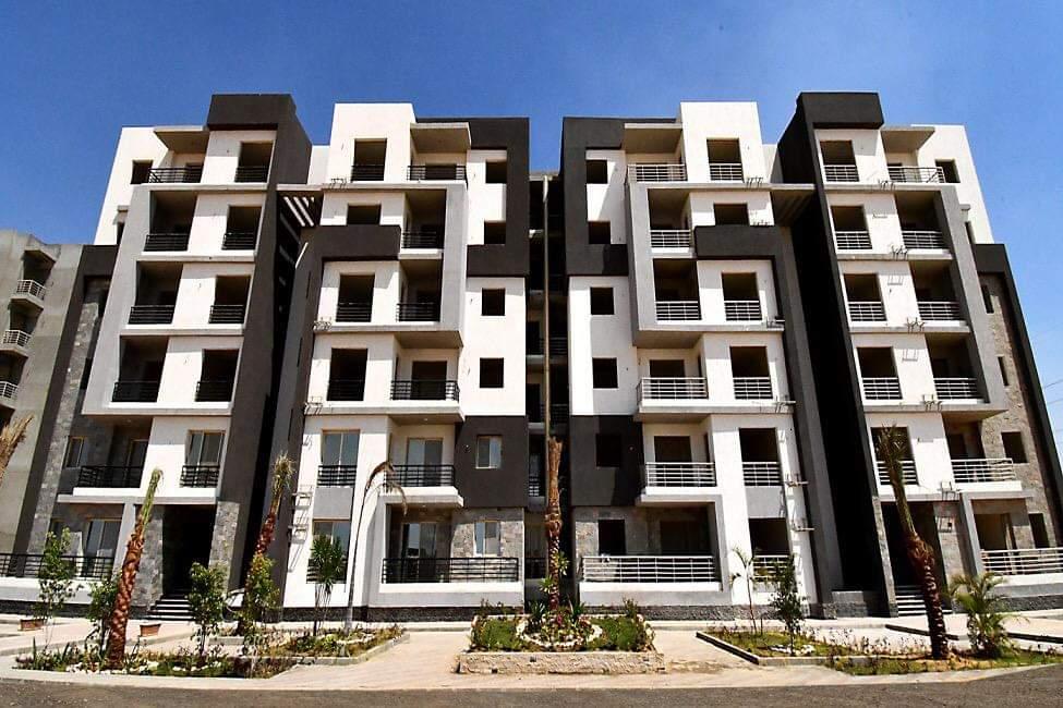وزير الإسكان يستعرض إنجازات 6 أعوام بمختلف القطاعات فى عهد الرئيس عبدالفتاح السيسى