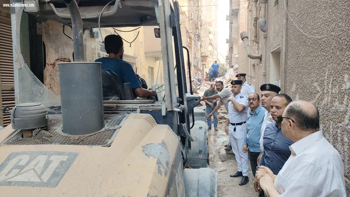 انهيار منزل بحي شرق باسيوط البحث عن مفقودين وإنقاذ 5 اشخاص