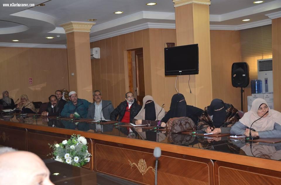 محافظ كفرالشيخ يناقش 37 شكوى فى اللقاء الأسبوعى للمواطنين