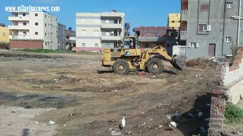 شميس والطبجى يقودان حملة نظافة استعدادا لأعياد الربيع بمصيف بلطيم