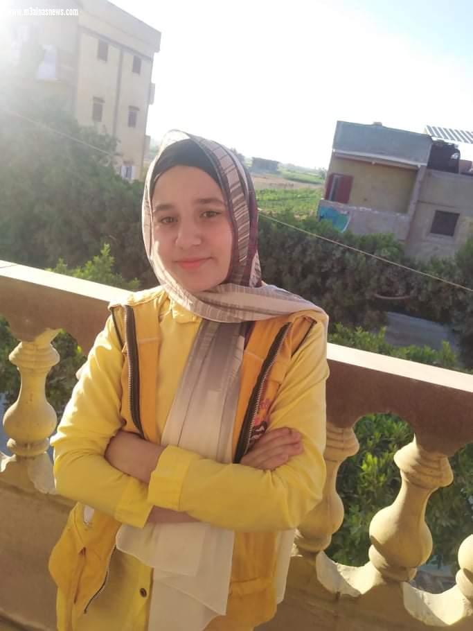 الزميل السيد شحاتة .. يهنئ الطالبة دنيا بمناسبة نجاحها فى الشهاده الاعداديه