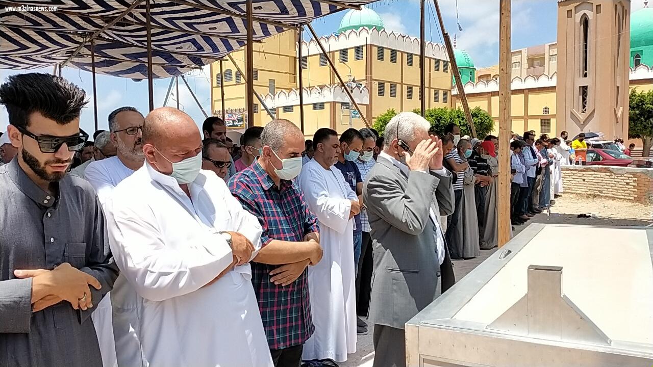 حمدين صباحى.. يؤدى صلاة الجنازة على شقيقته ببلطيم بحضور أبوعيطة