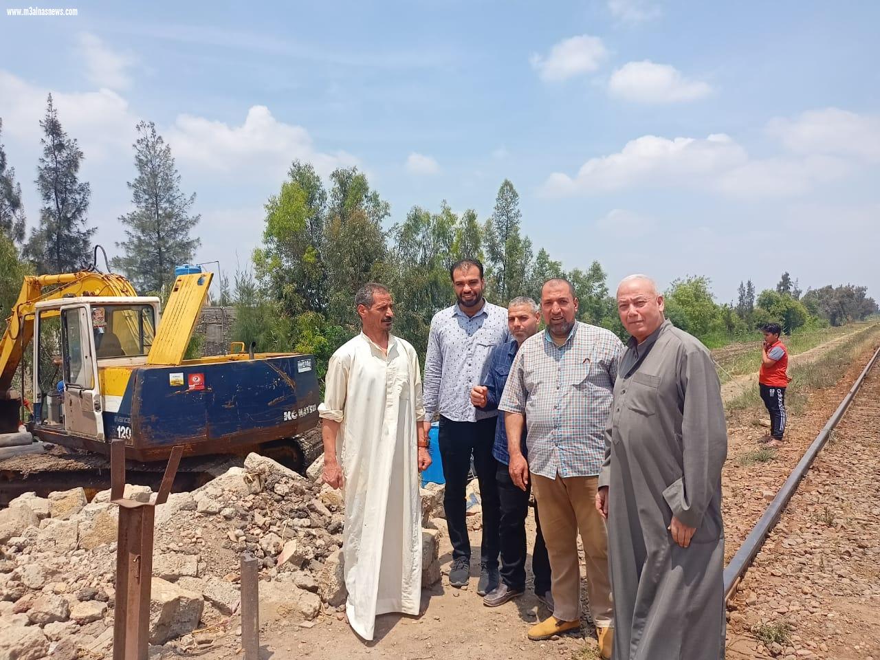 مياه كفر الشيخ تستجيب لمطالب اهالى قريه السرايا