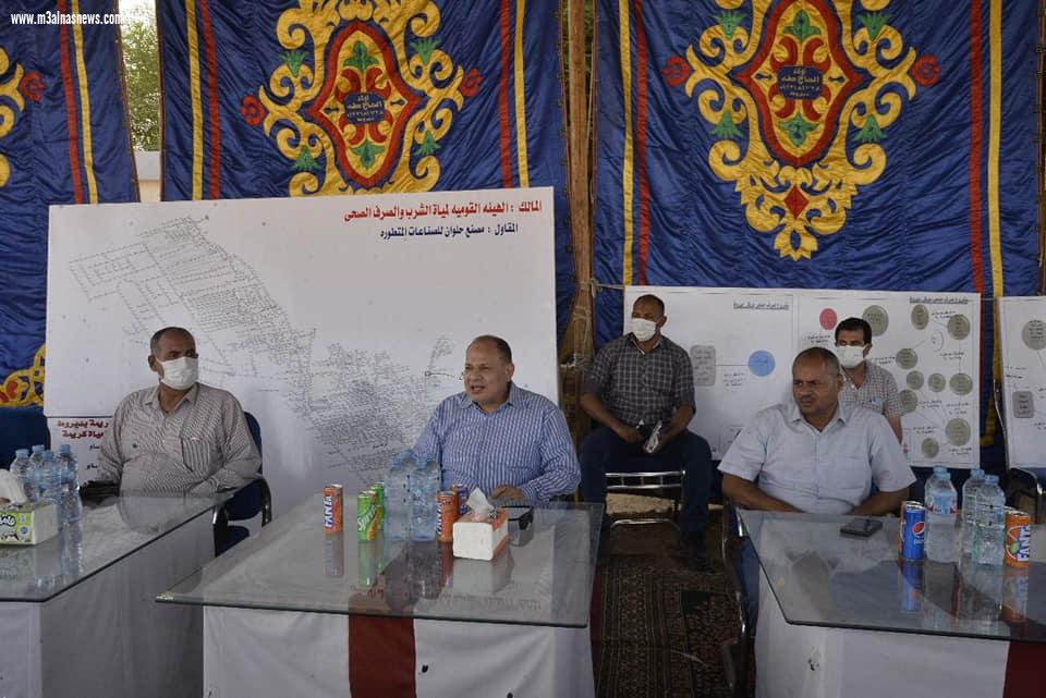 محافظ أسيوط يشهد اللقاء الجماهيري بقرية دشلوط لشرح المشروعات الجاري تنفيذها ضمن المبادرة الرئاسية