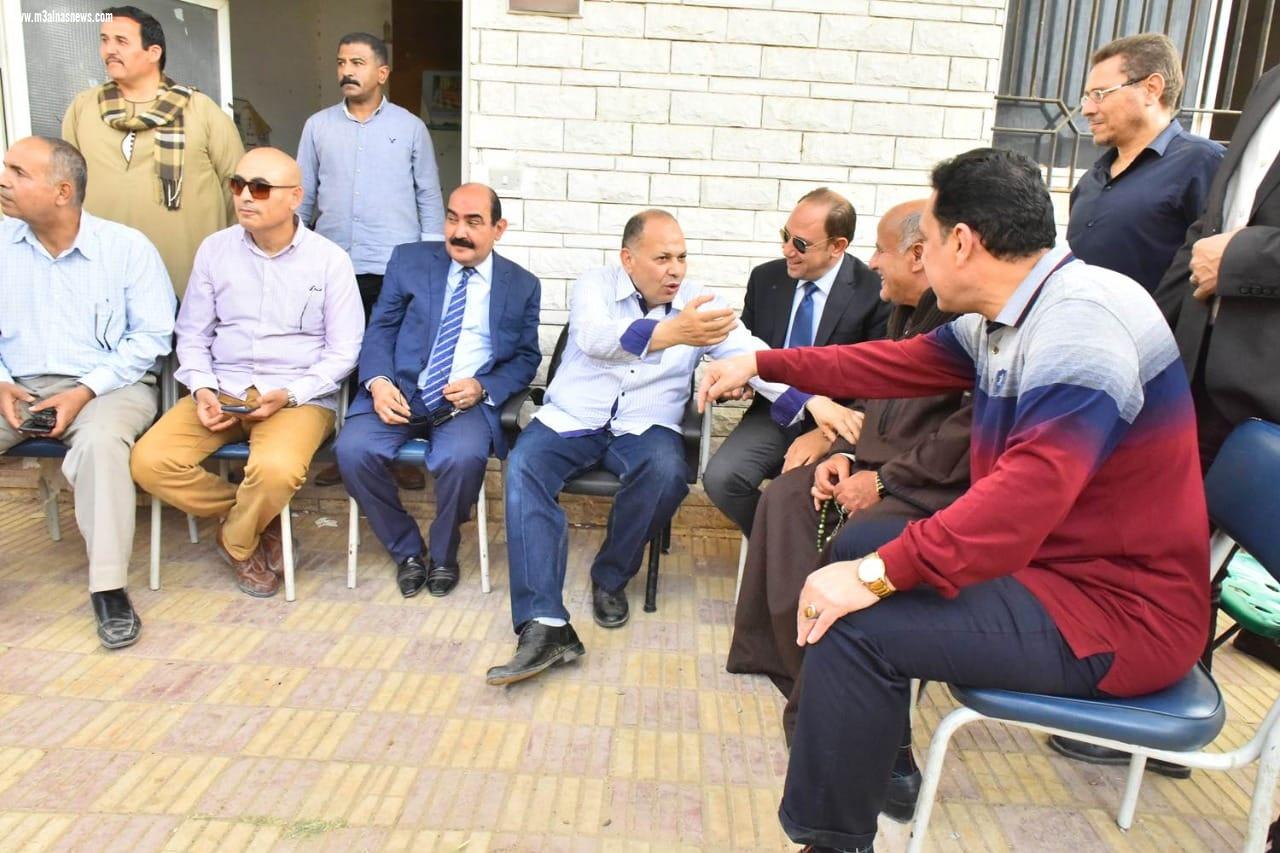 وسط فرحة الأهالي وهتافات