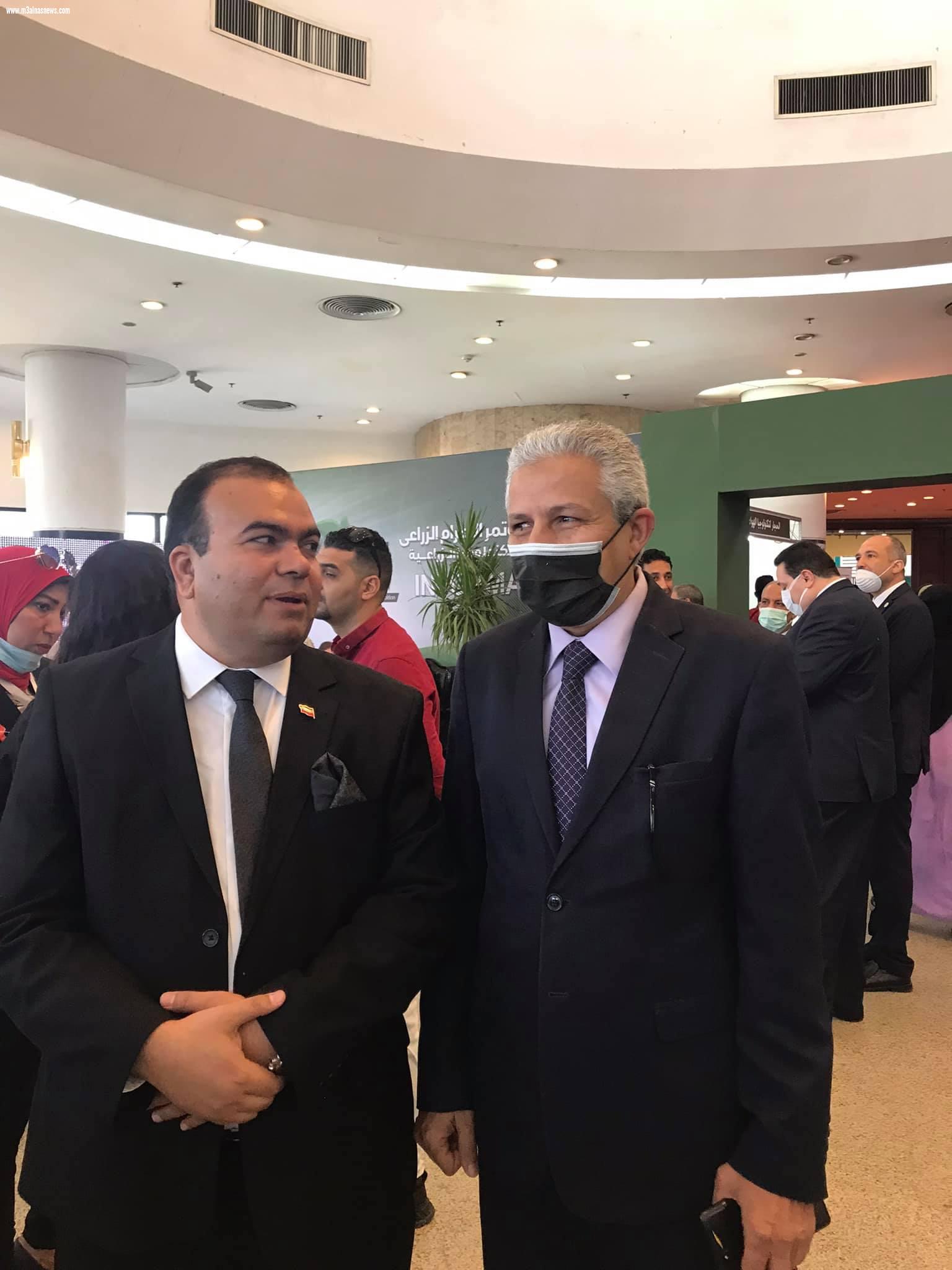 الدكتور يوسف العبد يشارك بمحاضرة فى معرض الأهرام الزراعى