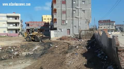شميس والطبجى يقودان حملة نظافة استعدادا لأعياد الربيع بمصيف بلطيم