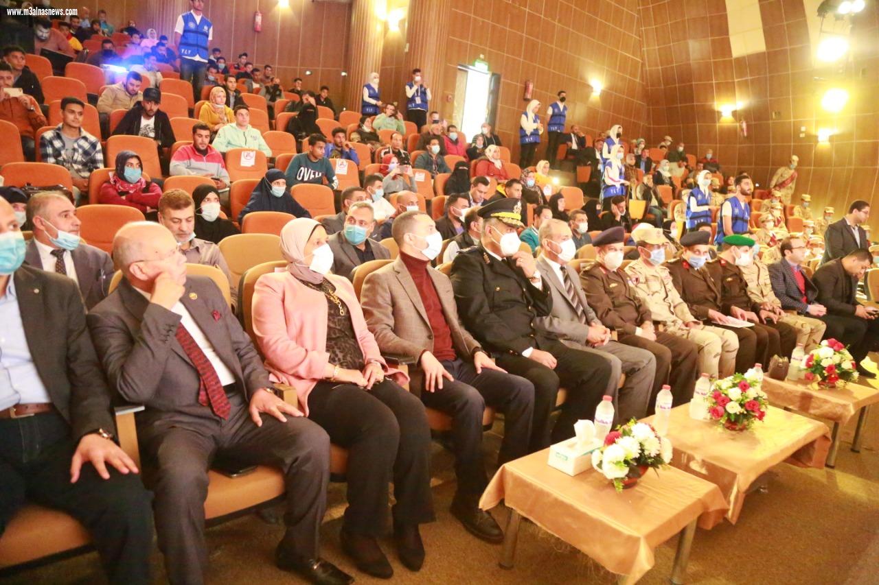 محافظ كفر الشيخ يكرم أسر الشهداء والمحاربين القدامى ومصابي العمليات