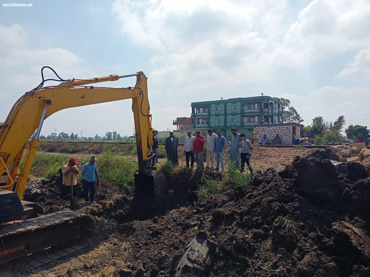 مياه كفر الشيخ تستجيب لمطالب اهالى قريه السرايا