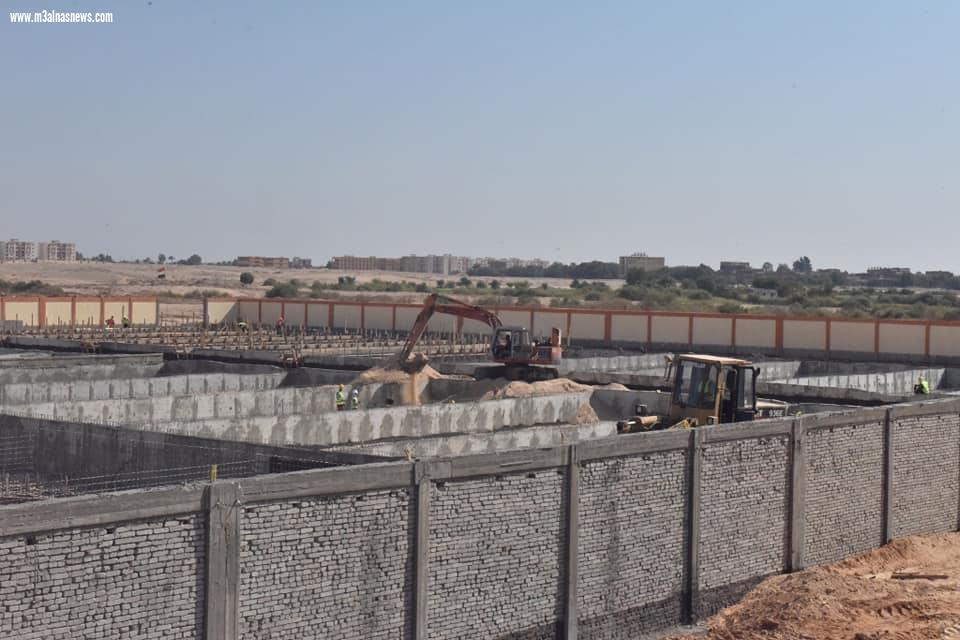 محافظ أسيوط يتفقد أعمال استكمال رصف طريق 