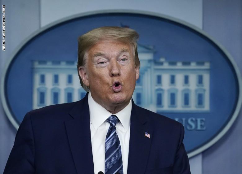 ترامب يصف شبكة CNN  بأنها مزيفة... تعرف على السبب