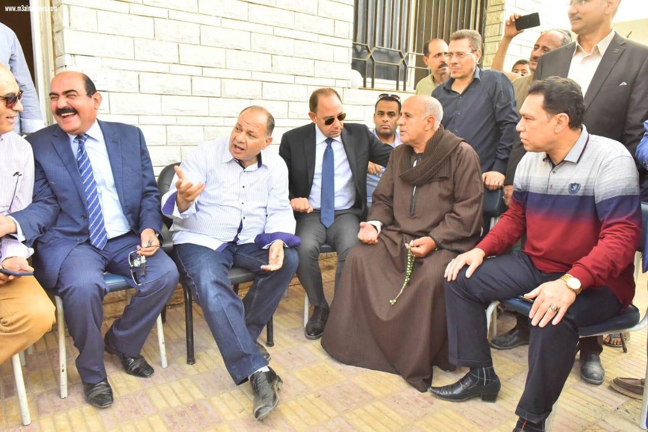 وسط فرحة الأهالي وهتافات