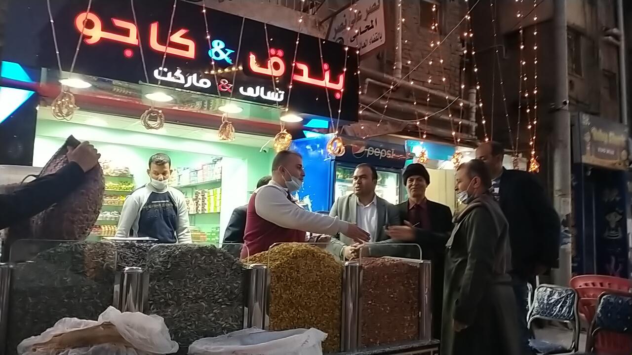 بحضور العبد.. افتتاح محلات بندق وكاجو للمسليات بكفرالشيخ.. صور