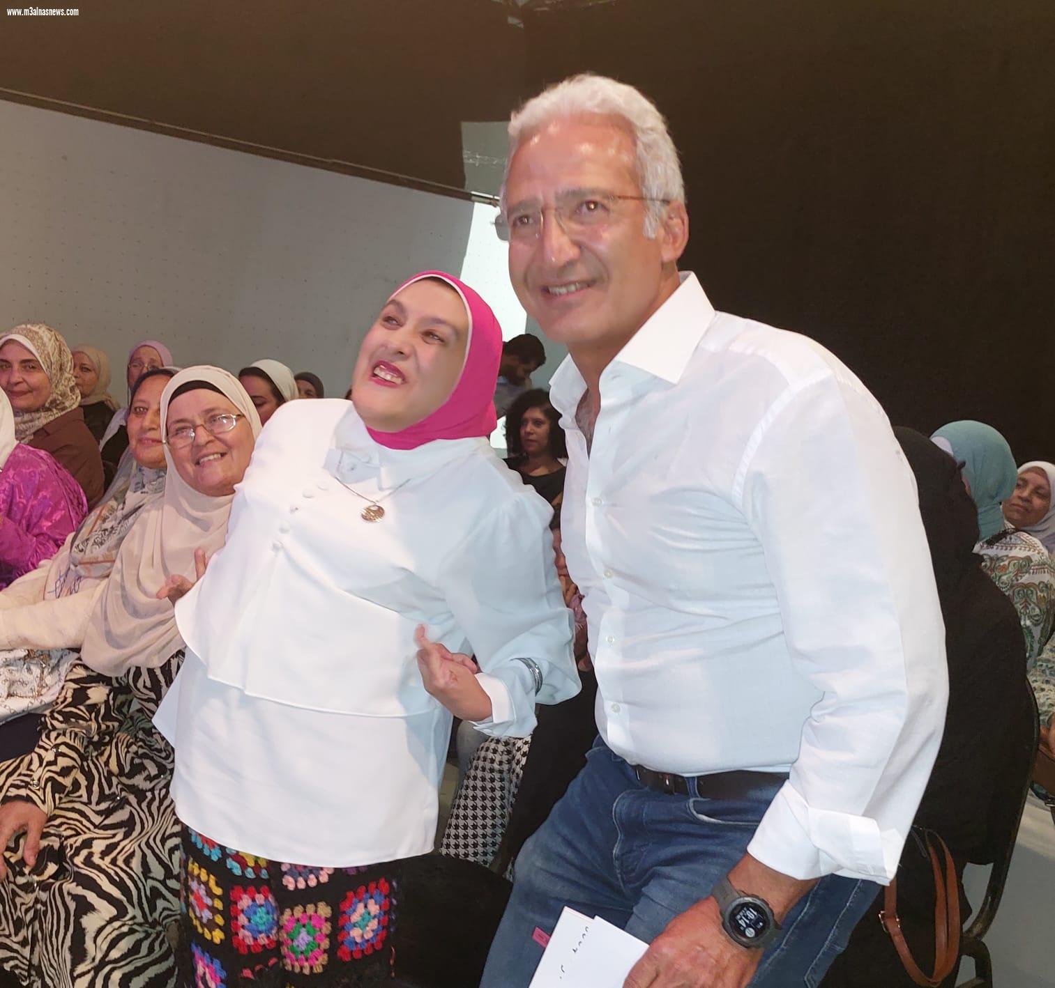 لمسة وفاء وحب فى حفل توقيع كتاب ... اسمع أصابع القدمين ... للكاتبة عزة محمود بساقية الصاوى