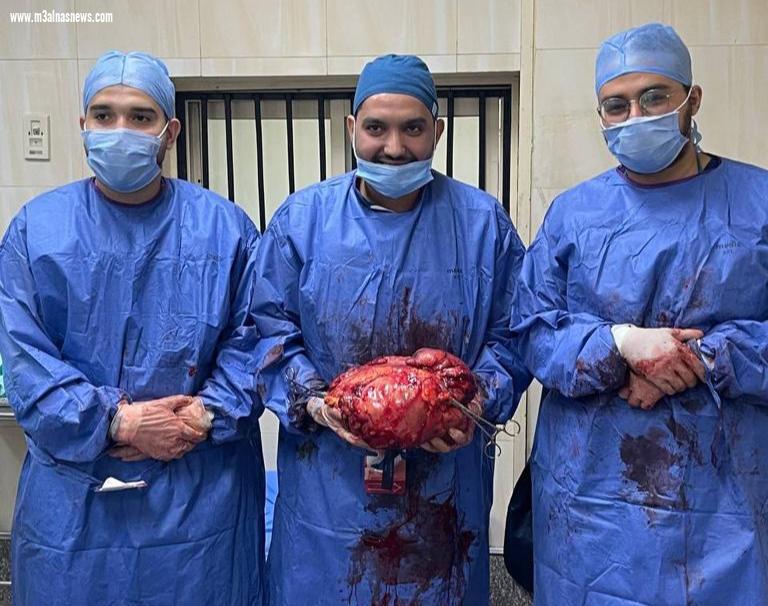 فريق طبي بمستشفيات جامعة أسيوط ينجح في استئصال ورم ضخم يزن 12 كيلو جراما في القولون