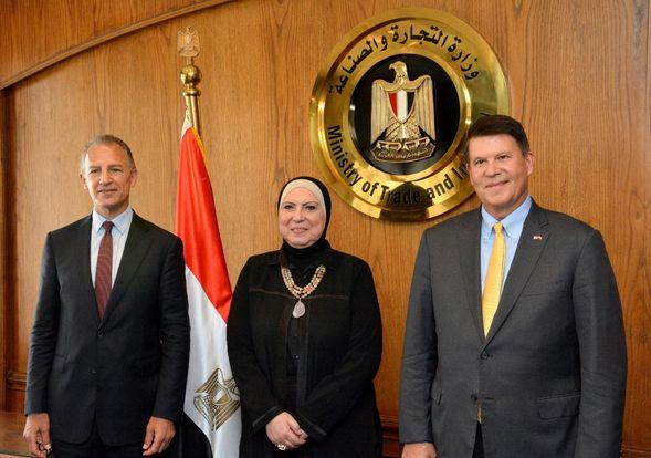 نيفين جامع..تبحث مع وفد الخارجية الامريكية تعزيز التعاون الاقتصادى المشترك خلال المرحلة المقبلة