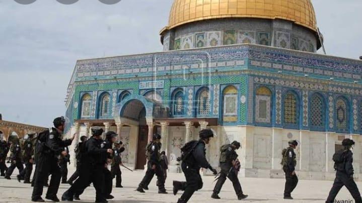 اقتحام باحات الاقصى من قِبل المستوطنون