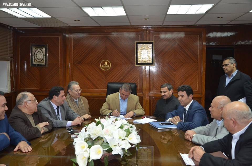 محافظ كفر الشيخ يشهد توقيع بروتوكول نقل أصول مركز علاج الأورام لأمانة المراكز الطبية المتخصصة.. 