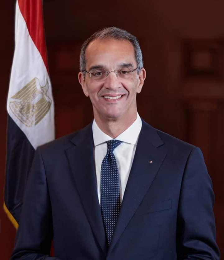 وزير الاتصالات .. توفير خدمات اتصالات متميزة للأطباء والعاملين في القطاع الطبي
