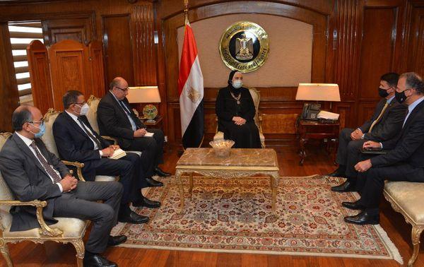 نيفين جامع..تبحث مع وفد الخارجية الامريكية تعزيز التعاون الاقتصادى المشترك خلال المرحلة المقبلة