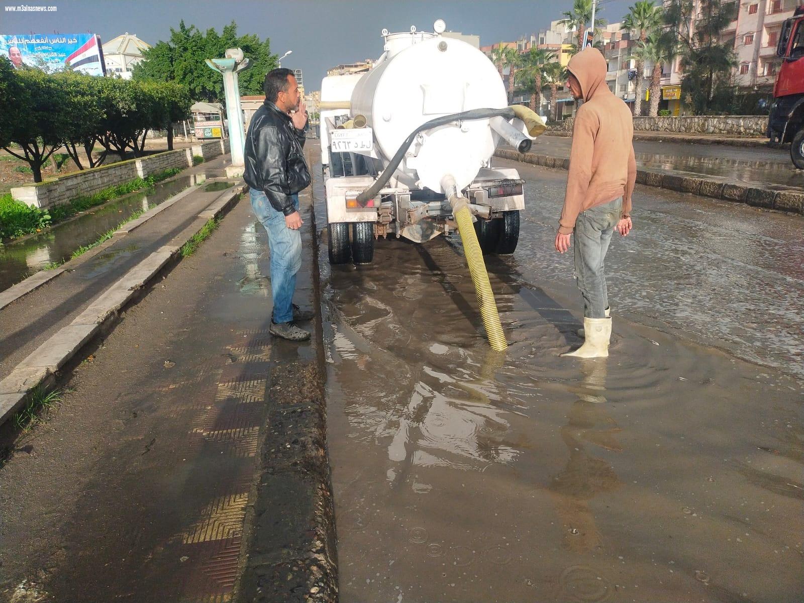  استمرار رفع حالة الطوارئ بكفر الشيخ ورفع مياه الأمطار بمدن وقرى المحافظة