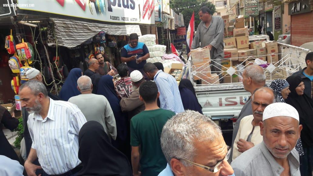 حزب مستقبل وطن بكفرالشيخ يواصل توزيع سيارات السلع المخفضة من خلال مبادرة 