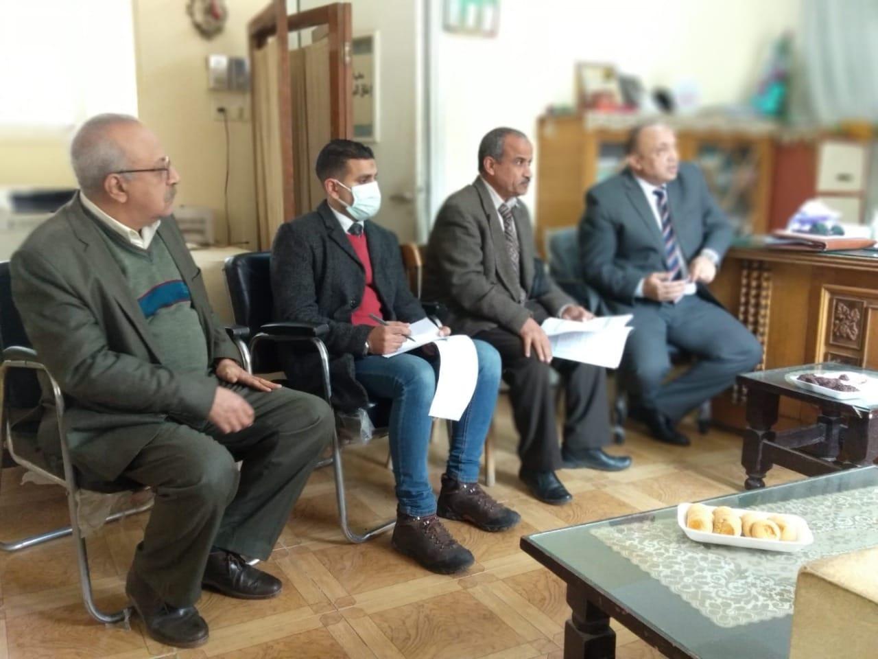 محافظ أسيوط يؤكد أهمية تنمية الثروة الحيوانية والداجنة .. ونائب وزير الزراعة يتفقد إدارة التلقيح الاصطناعي بمديرية الطب البيطري