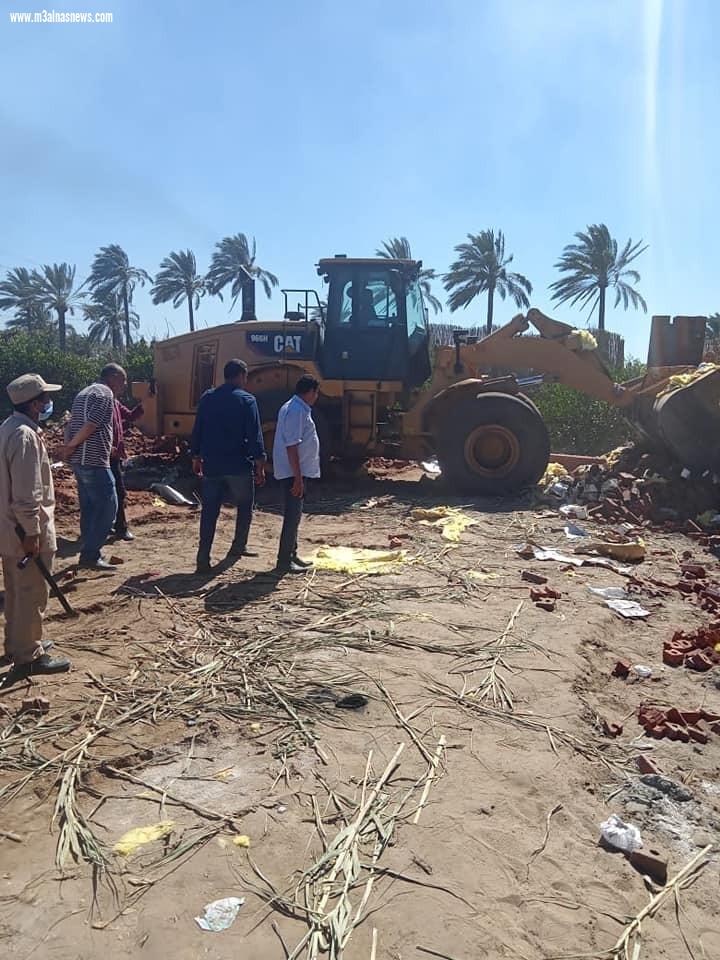 بالصور .. حملات لإزالة التعديات على الأراضي الزراعية وأملاك الدولة