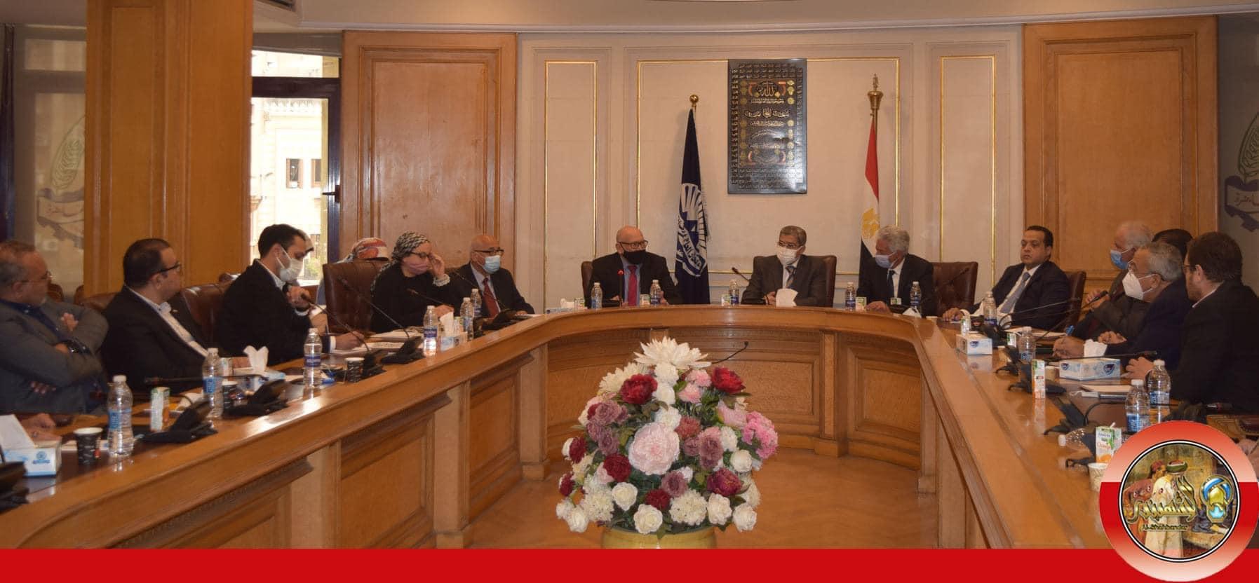أسبوع حافل من اللقاءات لرئيس لجنة الأدوية بالغرف التجارية
