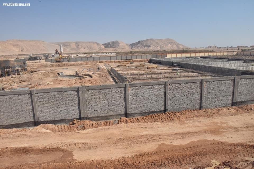 محافظ أسيوط يتفقد أعمال استكمال رصف طريق 