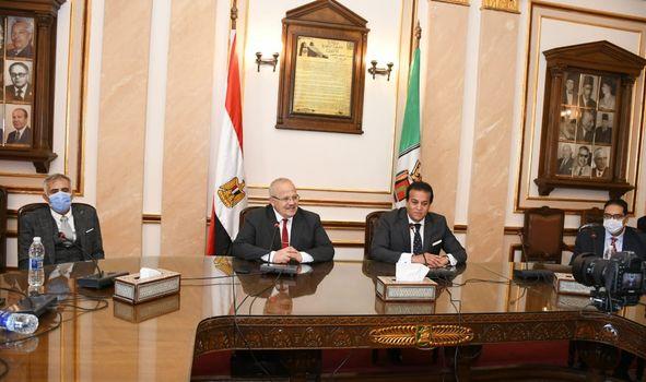 خالد عبد الغفار يشيد بالمنصة التعليمية الذكية لجامعة القاهرة و د . الخشت: تحولنا الآن إلى جامعة ذكية من الجيل الثالث 