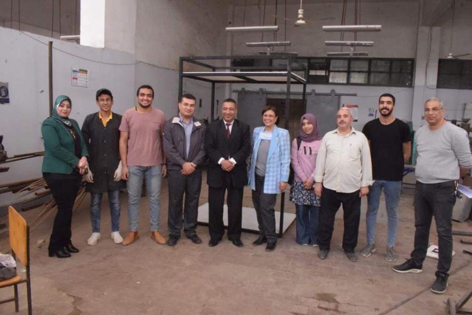 نائب رئيس جامعة بنها تتفقد غرف التعقيم الذاتي للحماية من الفيروسات