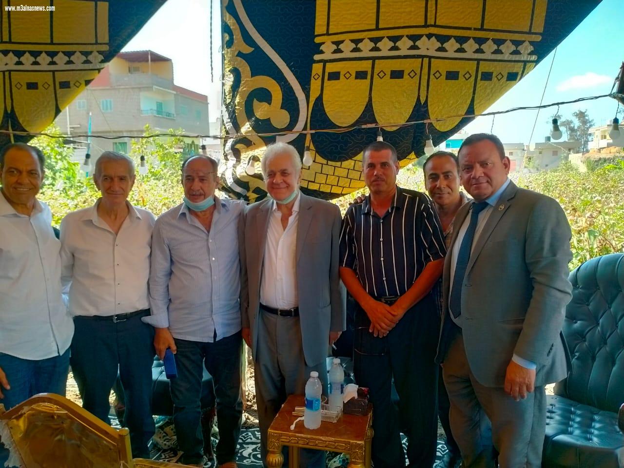 وفد المنظمة المصرية لحقوق الإنسان بكفرالشيخ يقدم واجب العزاء فى وفاة والدة الدكتور عبدالحكم عاشور