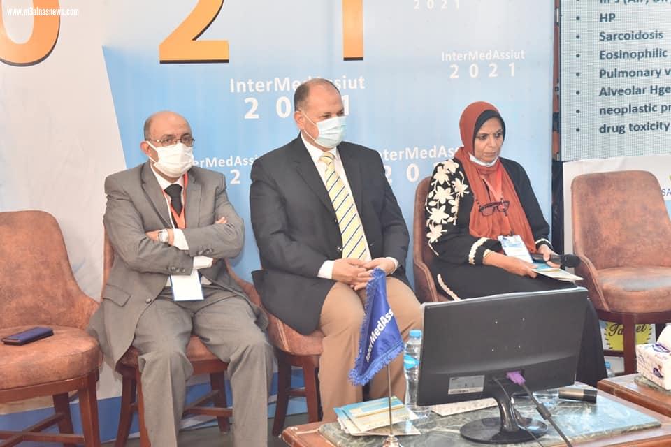 محافظ أسيوط يشهد انطلاق المؤتمر السنوى لقسم الباطنة ووحدة الجهاز الهضمى بمستشفى اسيوط العام
