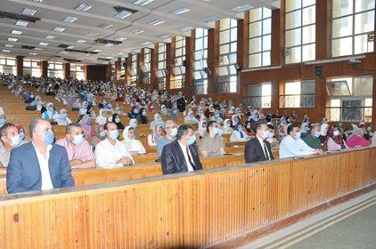 دكتور عبد الرازق دسوقي..يلتقي طلاب كليات التربية و الطب البيطري والألسن 