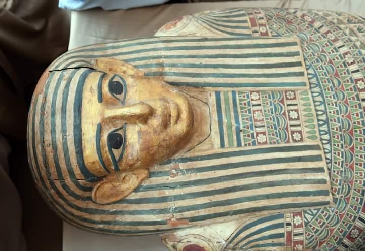 الاثار تعلن عن كشف 59 تابوتا خشبيا و 28 تمثالا داخل آبار للدفن بسقارة