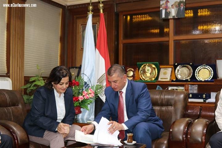 بالصور |نائب وزير الزراعة ومحافظ كفرالشيخ يبحثان تطوير الثروة الحيوانية والسمكية