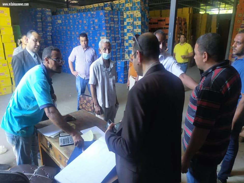 محافظ أسيوط: ضبط 3 مصانع تعبئة بدون ترخيص وسلع منتهية وغير صالحة للاستهلاك خلال حملة مكبرة بمركز الفتح