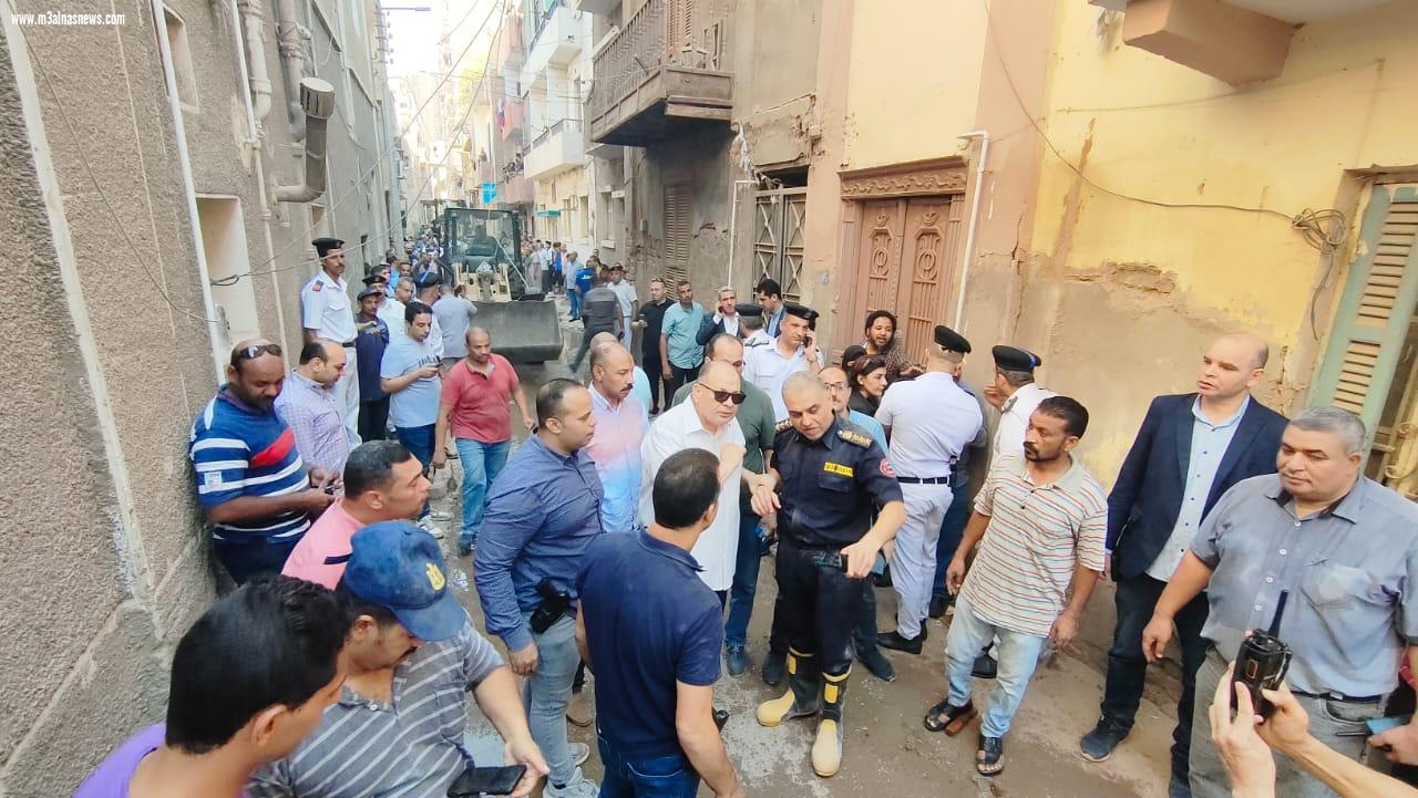 انهيار منزل بحي شرق باسيوط البحث عن مفقودين وإنقاذ 5 اشخاص