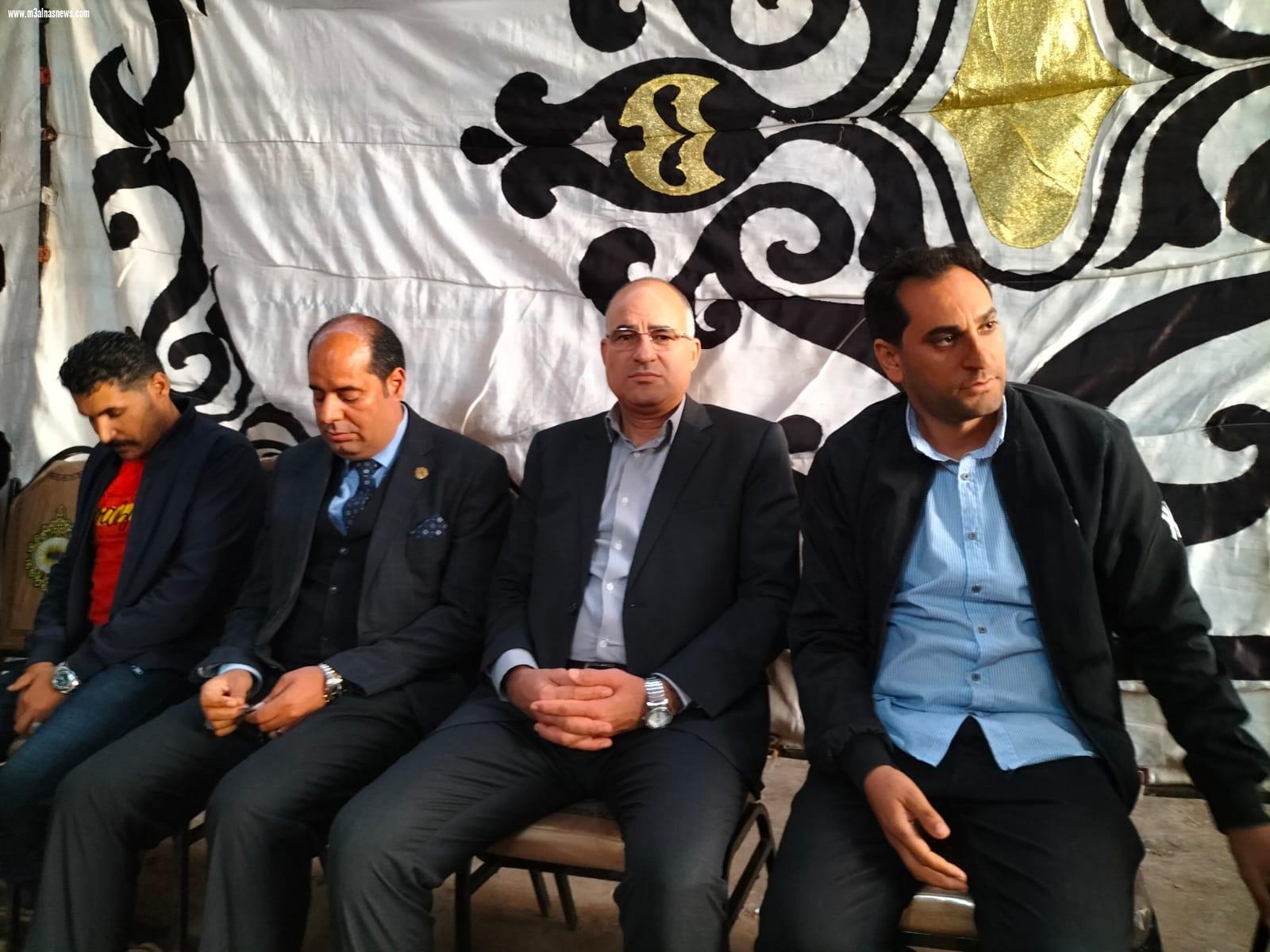 عمارة ومتولى يقدمان العزاء فى وفاة والد الزميل وائل مجدى بالحامول