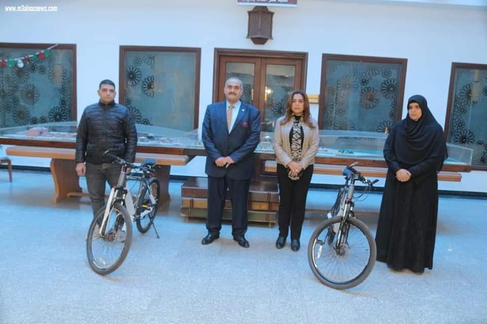محافظ دمياط تشهد تسليم دراجات مبادرة: دراجتك صحتك .. على أسر الشهداء