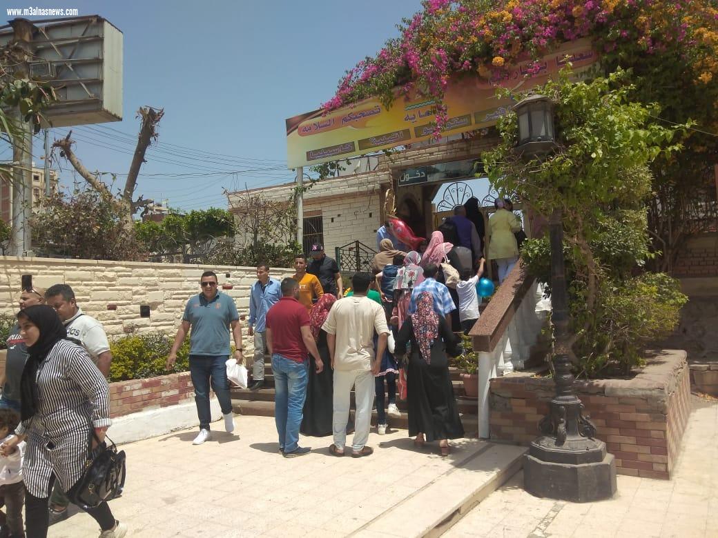 إقبال كبير على الحدائق والرحلات النيلية في ثاني أيام العيد بكفر الشيخ