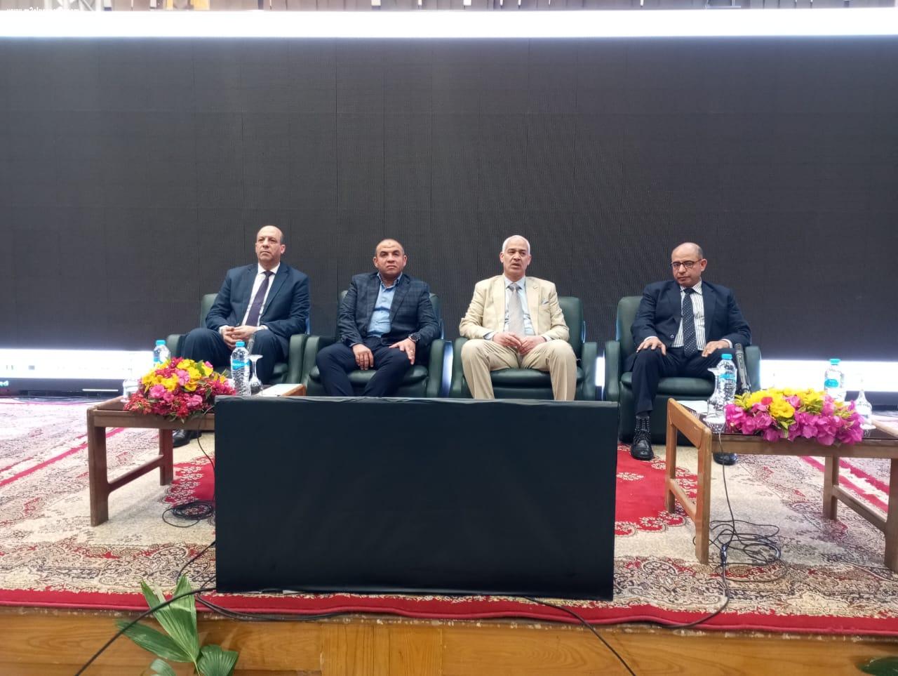 ندوة عن التعريف بالاستراتيجية الوطنية المكافحة الفساد بجامعة أسيوط