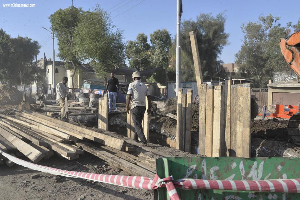 محافظ أسيوط يتفقد أعمال تنفيذ مشروع صرف صحي قرية المطيعة بتكلفة 76 مليون جنيه