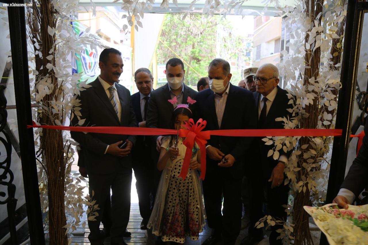  محافظ كفر الشيخ ونقيب المعلمين يكرمون الرواد والمعلمين المثاليين