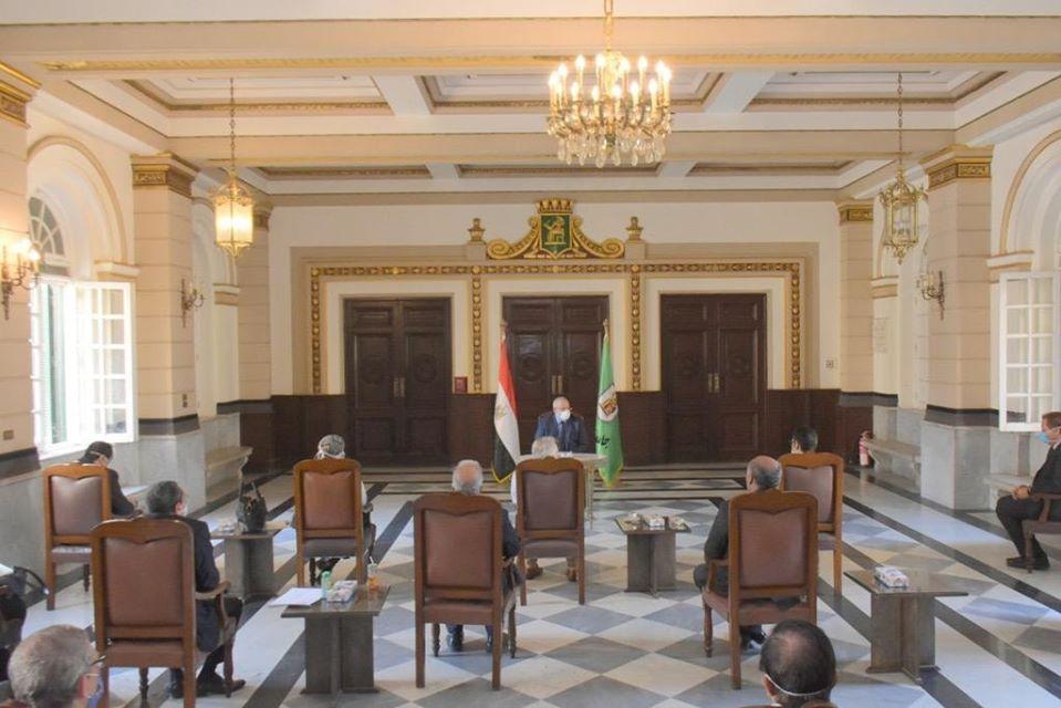 د. الخشت : تم اختيار مستشفى بجامعة القاهرة لعزل من يصاب بالكورونا من هيئة التدريس ومعاونيهم 