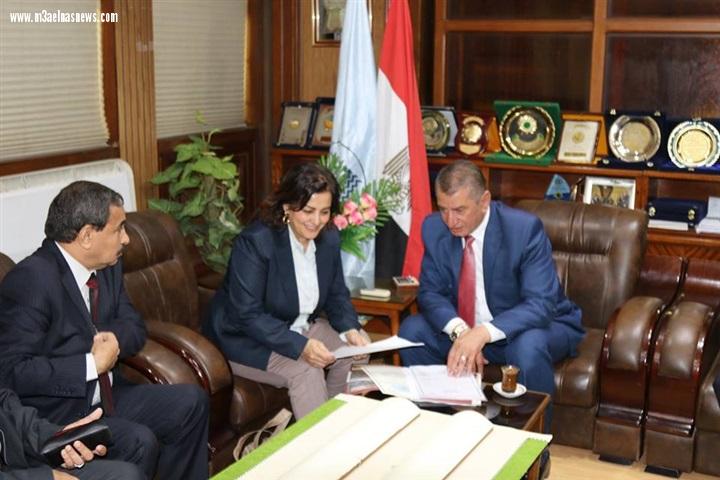 بالصور |نائب وزير الزراعة ومحافظ كفرالشيخ يبحثان تطوير الثروة الحيوانية والسمكية