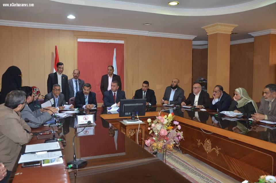 محافظ كفرالشيخ يناقش 37 شكوى فى اللقاء الأسبوعى للمواطنين