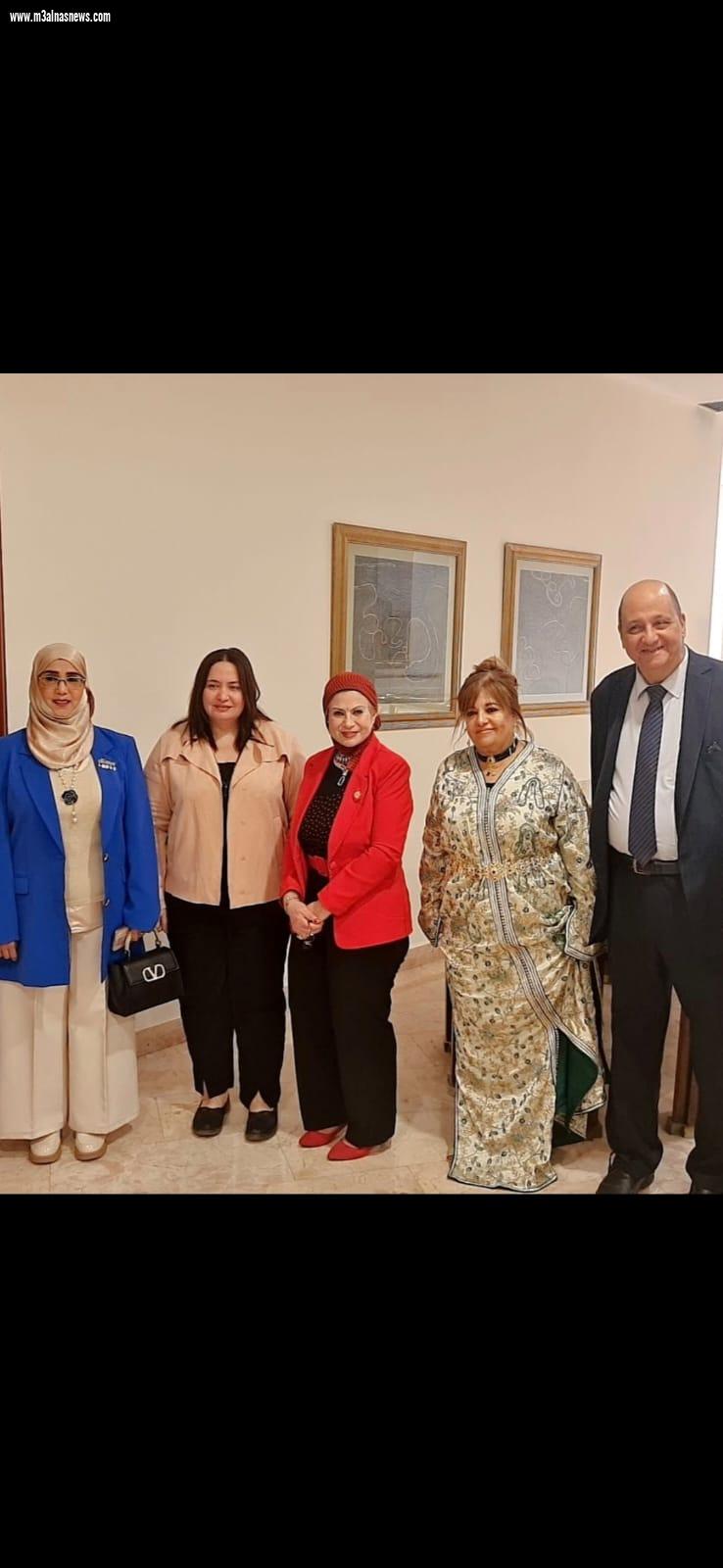 الدكتورة سهير الغنام  تتصدر غلاف موسوعة شخصيات نسائية رائدة الجزء العاشر الدكتورة سهير الغنام  تتصدر غلاف موسوعة شخصيات نسائية رائدة الجزء العاشر 