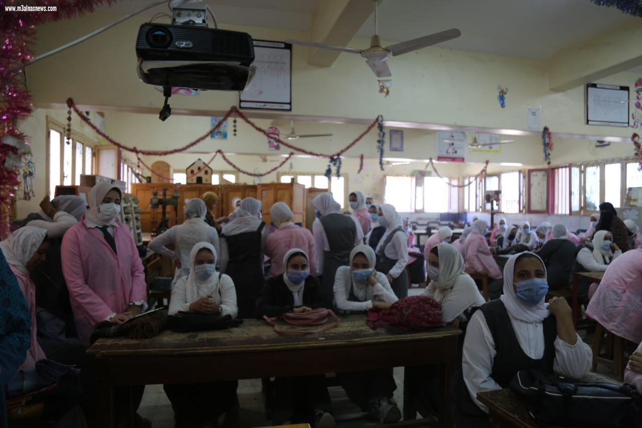  قيادات تعليم كفر الشيخ فى جولات مكوكية على المدارس مع بداية العام الدراسى